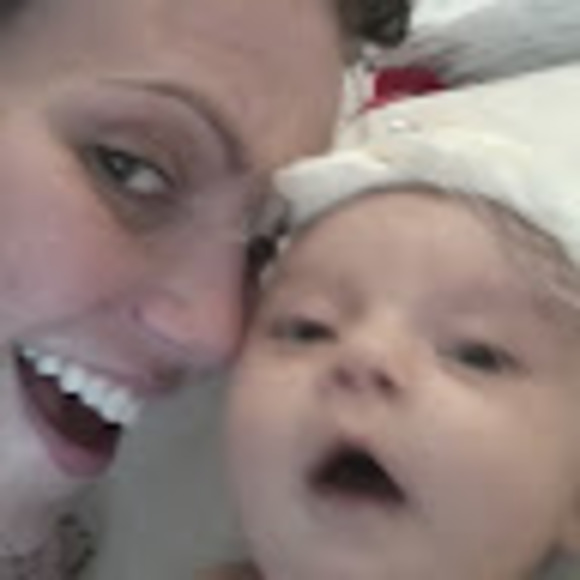 Meet your Posher, Cassandra - Picture 1 of 1